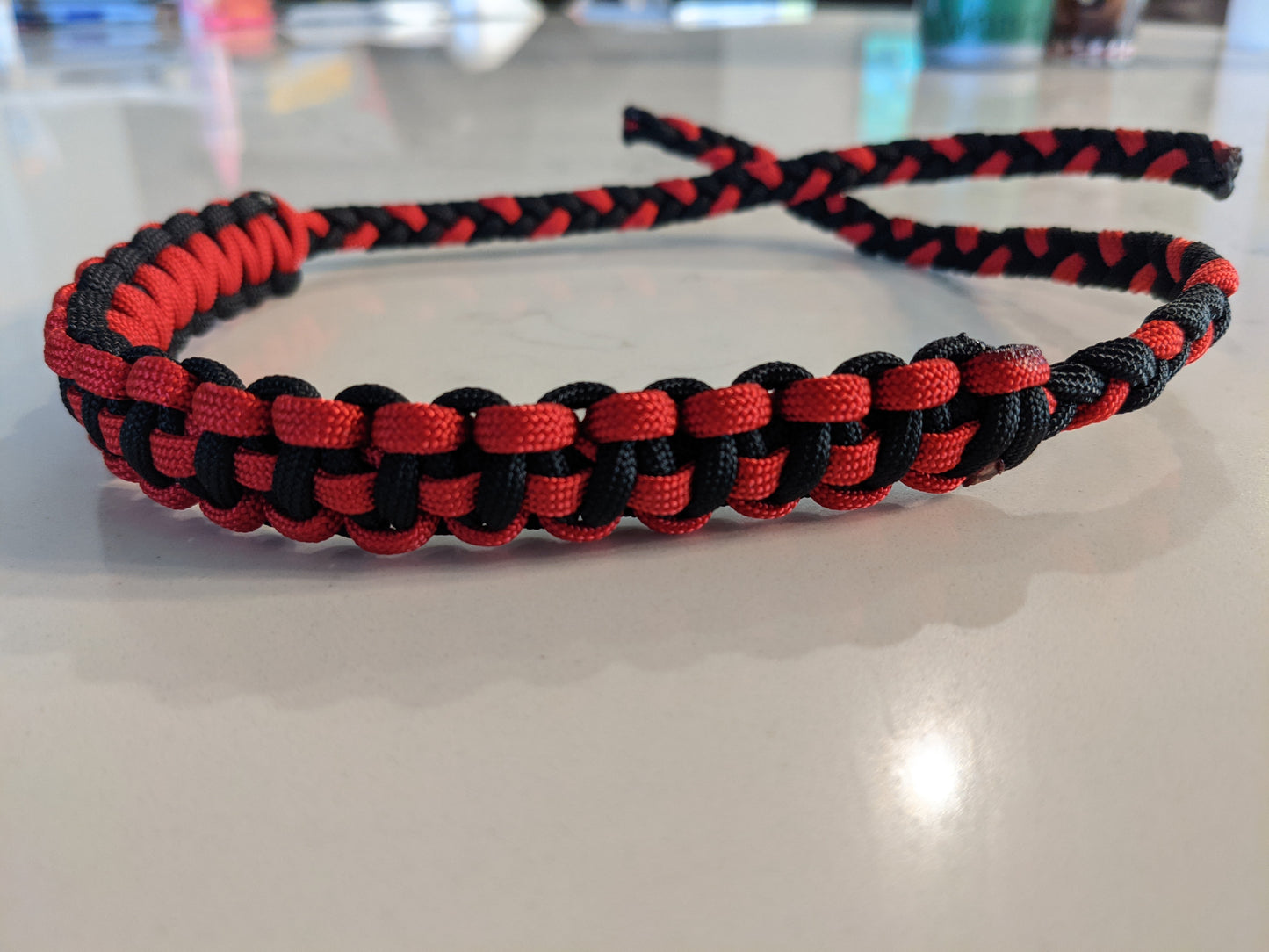Cobra with centering Bow Wrist Sling